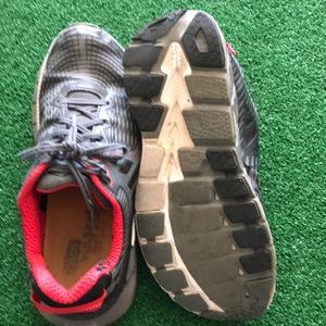 Men’s worn size 9 Hoka’s